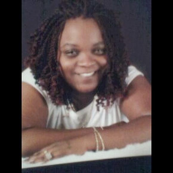 Meet your Posher, Latoya - Picture 1 of 1